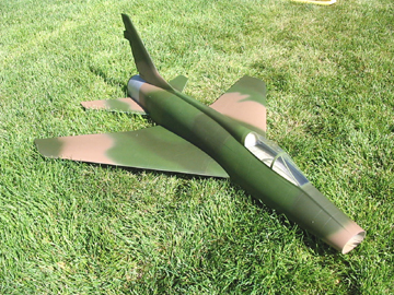 F-100 in camo-5-5.jpg (165688 bytes)